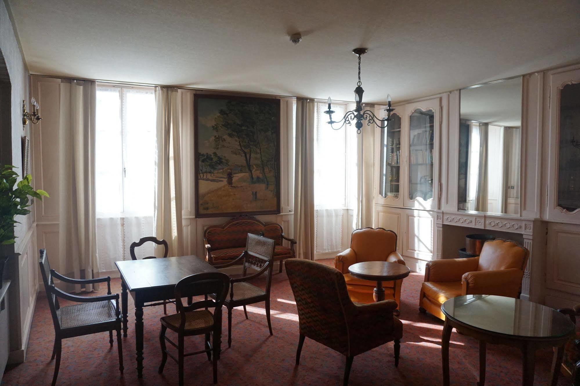 Logis Hotel Des Messageries Арбуа Экстерьер фото